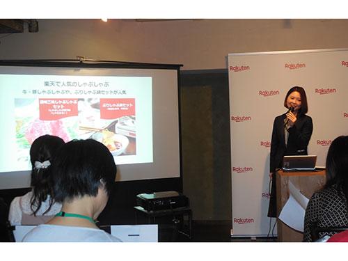 今年のトレンドを解説する小野由衣氏